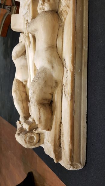 
Important pair of marble high reliefs presenting...