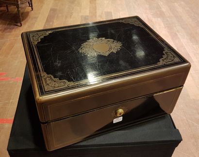 TAHAN Paris

Nécessaire de voyage en bois...