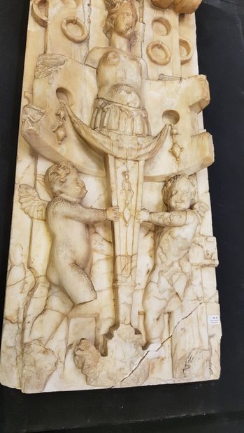 
Important pair of marble high reliefs presenting...