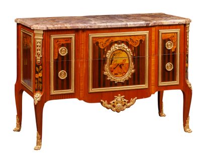 
Guillaume KEMP (master in 1764)




Chest...