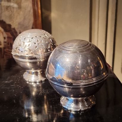 Ensemble de deux boules à éponge en métal...