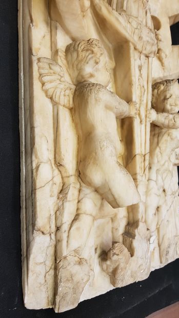 
Important pair of marble high reliefs presenting...