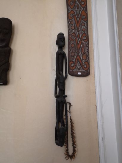 Ensemble d’objets ethnographiques Asmat collecté...