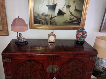 China, 20th century

Lacquered wood sideboard...
