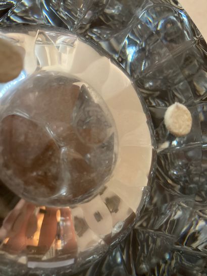 SAINT LOUIS

Cut crystal vase

H : 34 cm...
