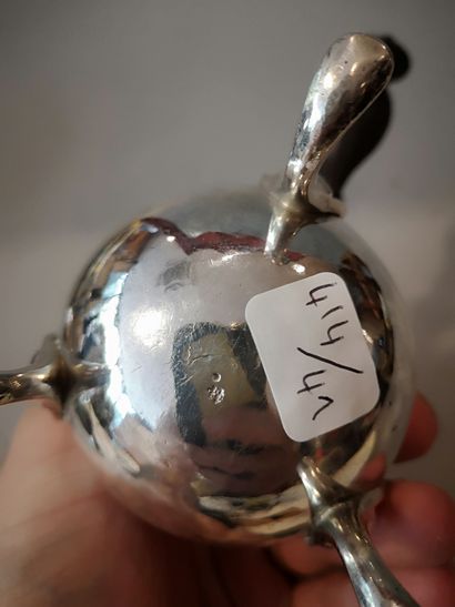 Silver selfish chocolate pot. 

 Paris 1775,...