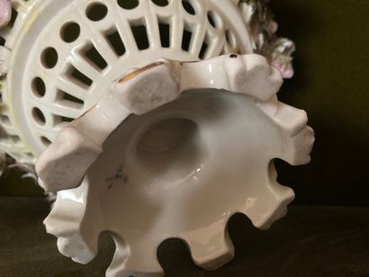 In the taste of Saxon porcelain

Porcelain...