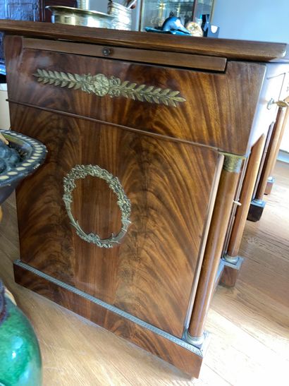 Flamed mahogany veneered flat desk, uprights...