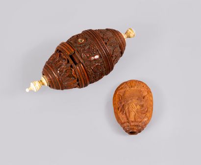 [FOLK ART]

Set including:

Carved coroso...