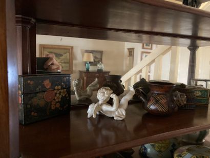 Set including display cases, porcelain powder...