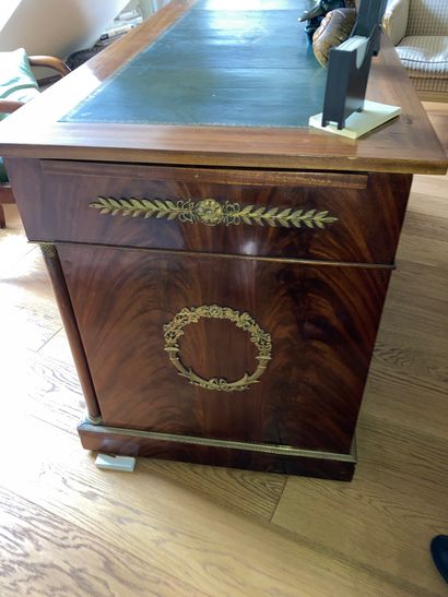 Flamed mahogany veneered flat desk, uprights...