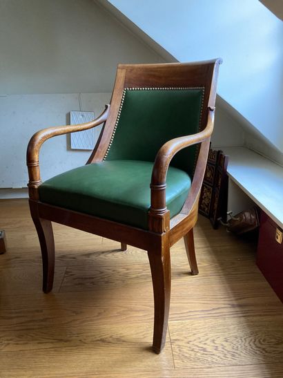 Mahogany veneered armchair, cross arms, sabre...