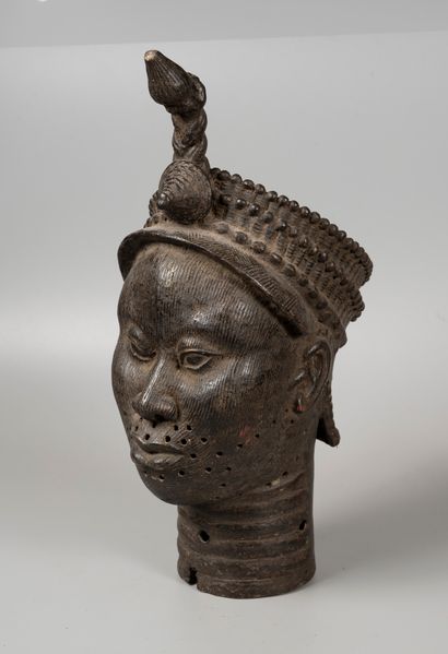 20992

IFE style, Benin

Woman's head

Bronze

H:...