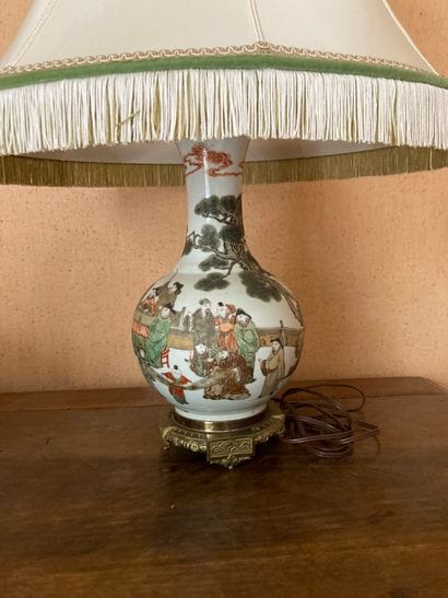 CHINA

Porcelain vase with court scene decoration,...
