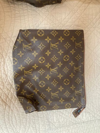 Vuitton leather goods set