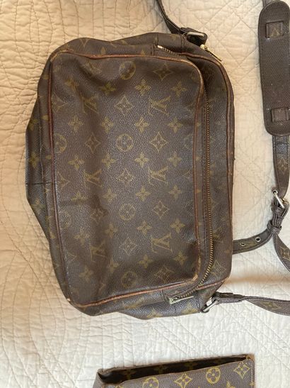Vuitton leather goods set