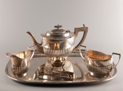 
Service thé et café en argent à décor de...