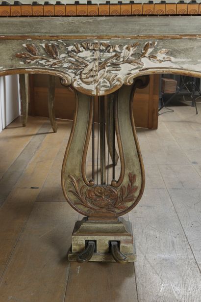 KRIEGELSTEIN

Grand piano in the form of...