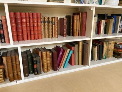 Batch of modern paperback volumes including...