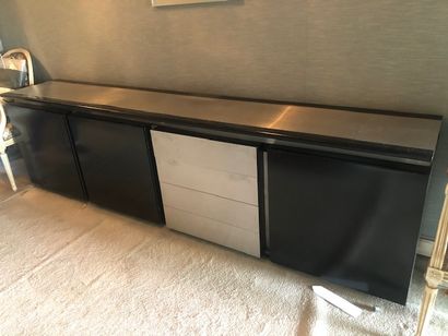 Work from the 70's

Sideboard

Chromed metal...