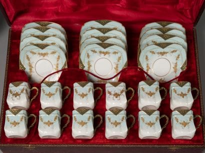 Coffee service in porcelain including 12...
