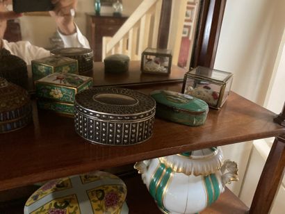 Set including display cases, porcelain powder...