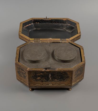 CHINA, 19th century

Lacquered tea box with...