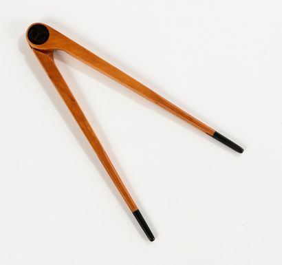 BOTTEGA GHIANDA
Compas en bois clair et bois...