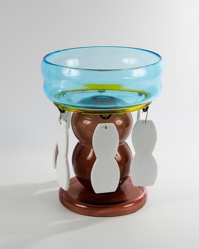 ETTORE SOTTSASS (1917-2007)
Coupe sur pied...