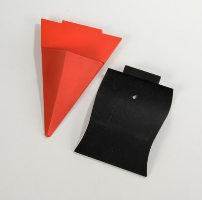 ALESSANDRO MENDINI (1931-2019)
Wall vase...