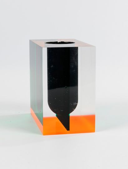 Sergio CALATRONI (né en 1951)
Vase en PMMA...