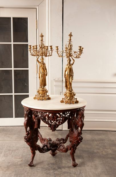 Bedroom furniture, known as 