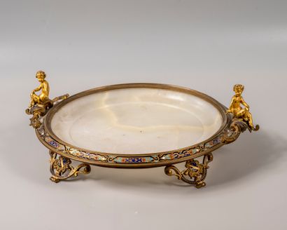 House of Alphonse GIROUX

cup in onyx, quadripod...