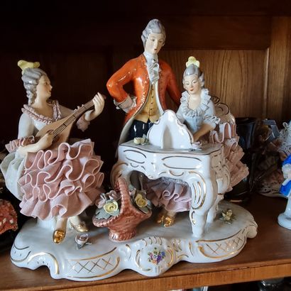 Set of porcelain groups XXth century. 

(In...