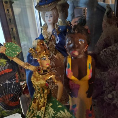 Joystick : lot of celluloid dolls