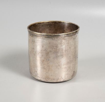Bucket in metal