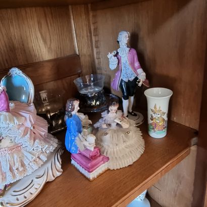 Set of porcelain groups XXth century. 

(In...