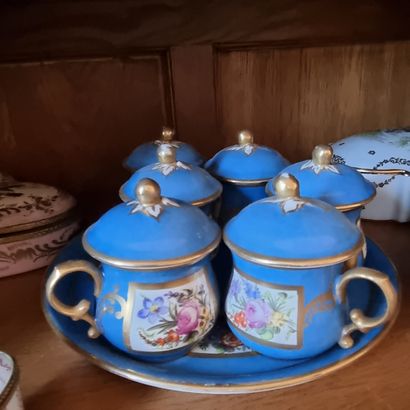 
Service à crème. 




Porcelaine blanc/...
