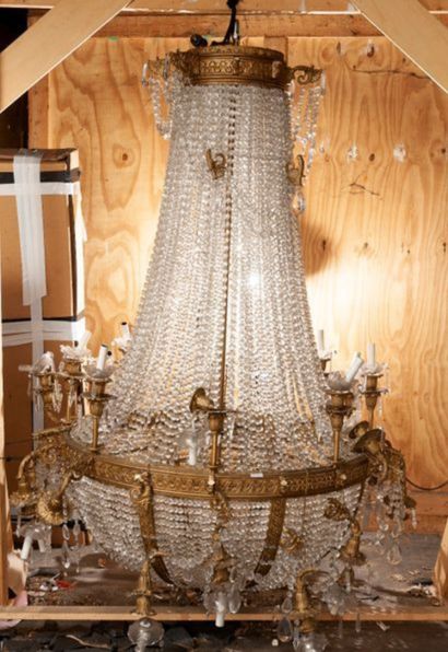 Balloon chandelier in 24 lights in resin...
