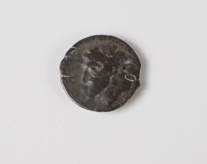 Pièce à décor d'un cheval et un profil