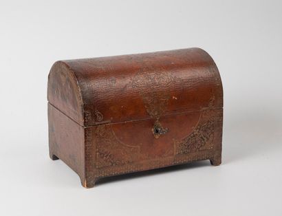 Wooden box covered with morocco with printed...