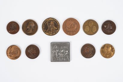 Medailles de table et medailles commemoratives
bronze.
Rayures...