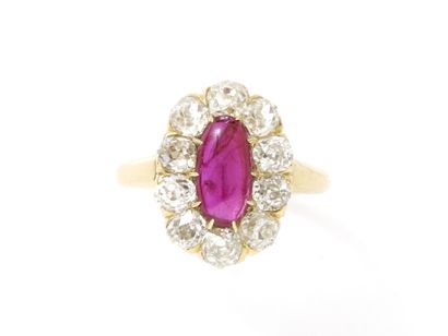Bague marquise en or 750 millièmes ornée...