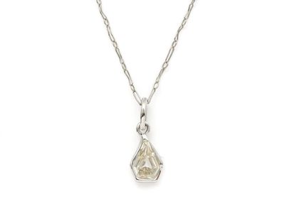 Pendentif en or gris 750 millièmes, orné...
