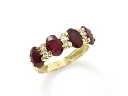 Bague jonc en or 750 millièmes habillée de...