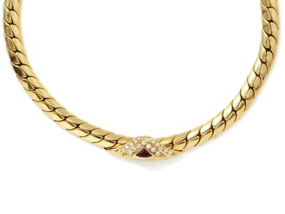 Collier en or 750 millièmes, centré d'un...