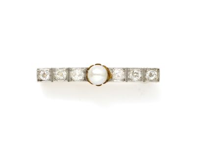 Petite broche barrette en or 750 et platine...