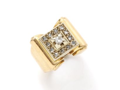 Bague chevalière de petit doigt en or 750...