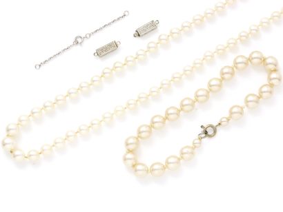 Collier composé d'une chute de perles de...