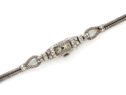 Montre bracelet de dame en or platine 850...